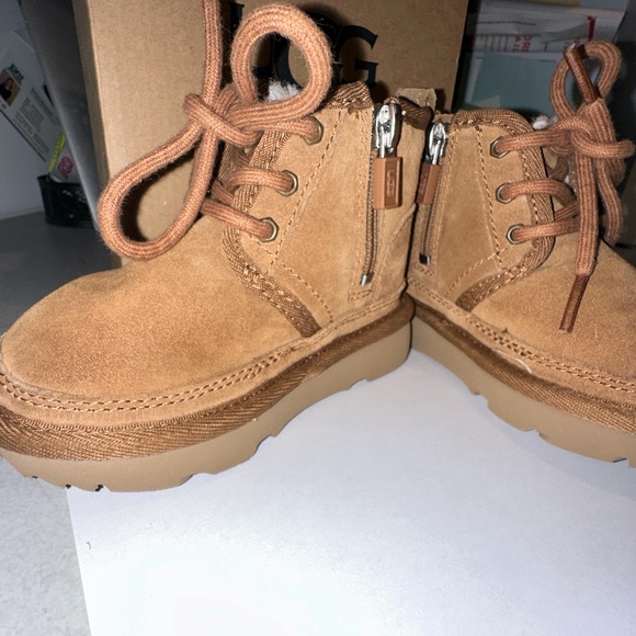UGG Kids Tan Boots - Picture 6 of 14